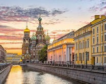 Спас на Крови в лучах заходящего солнца